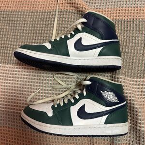 Nike Dark Green and Navy Men's Sneakers